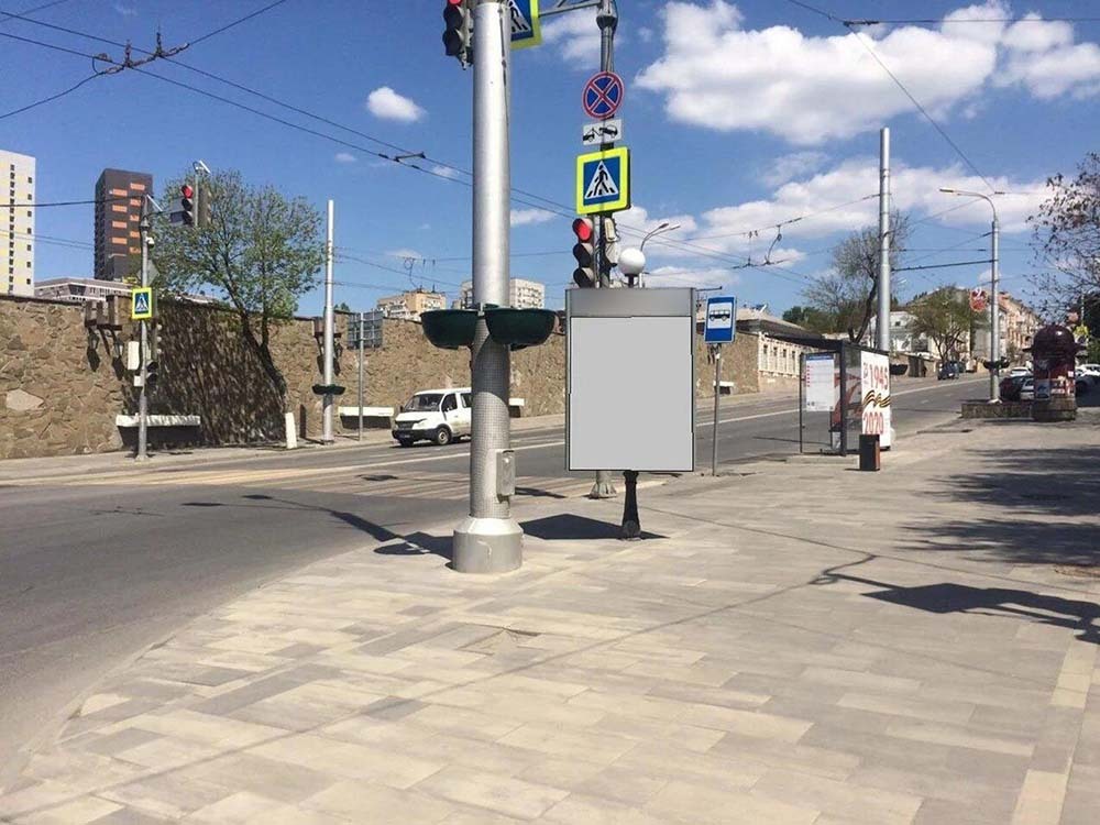 Фотография рекламного носителя, тип: Ситиформат 1.8x1.2, адрес: Б.Садовая ул., д.2, Ростов-на-Дону, Ростовская область, Россия. Сторона В №943511