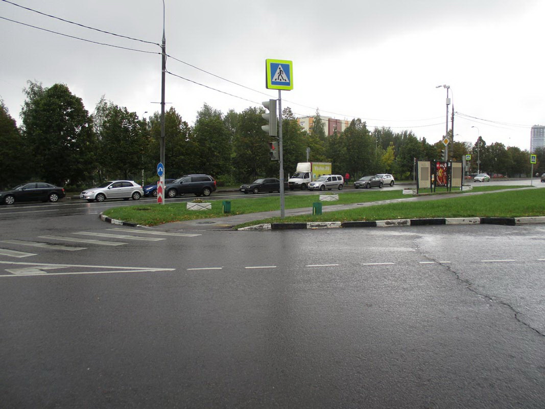 Фотография рекламного носителя, тип: Афиша 1.75x1.8, адрес: Кировоградская ул., д.36-38, стенд 1, Москва, Россия. Сторона А2 №865238