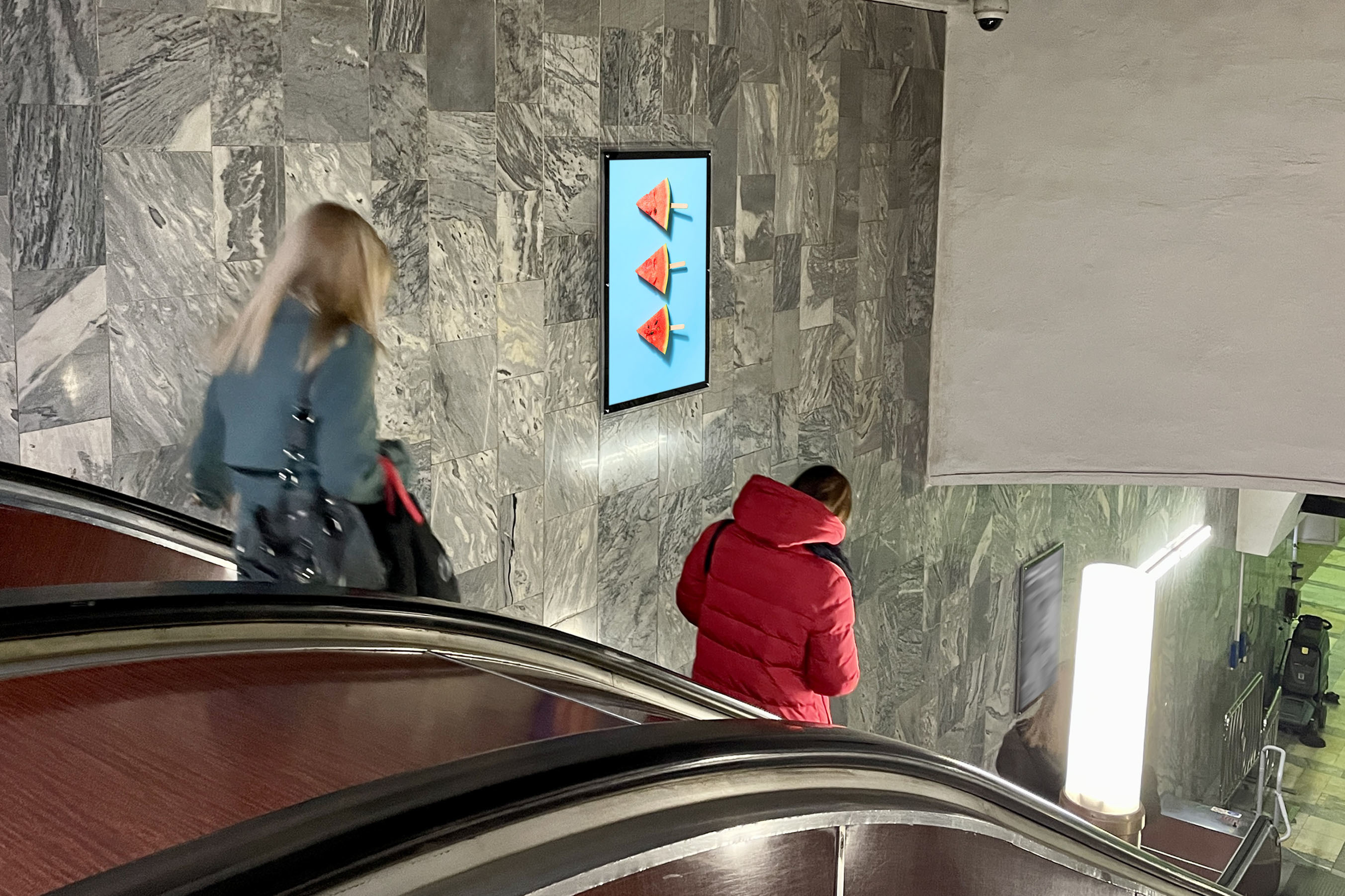 Фотография рекламного носителя, тип: Кристалайт, адрес: Станция метро «Нахимовский проспект», линия Серпуховско-Тимирязевская, Москва, Россия. Сторона/вариант №1001946