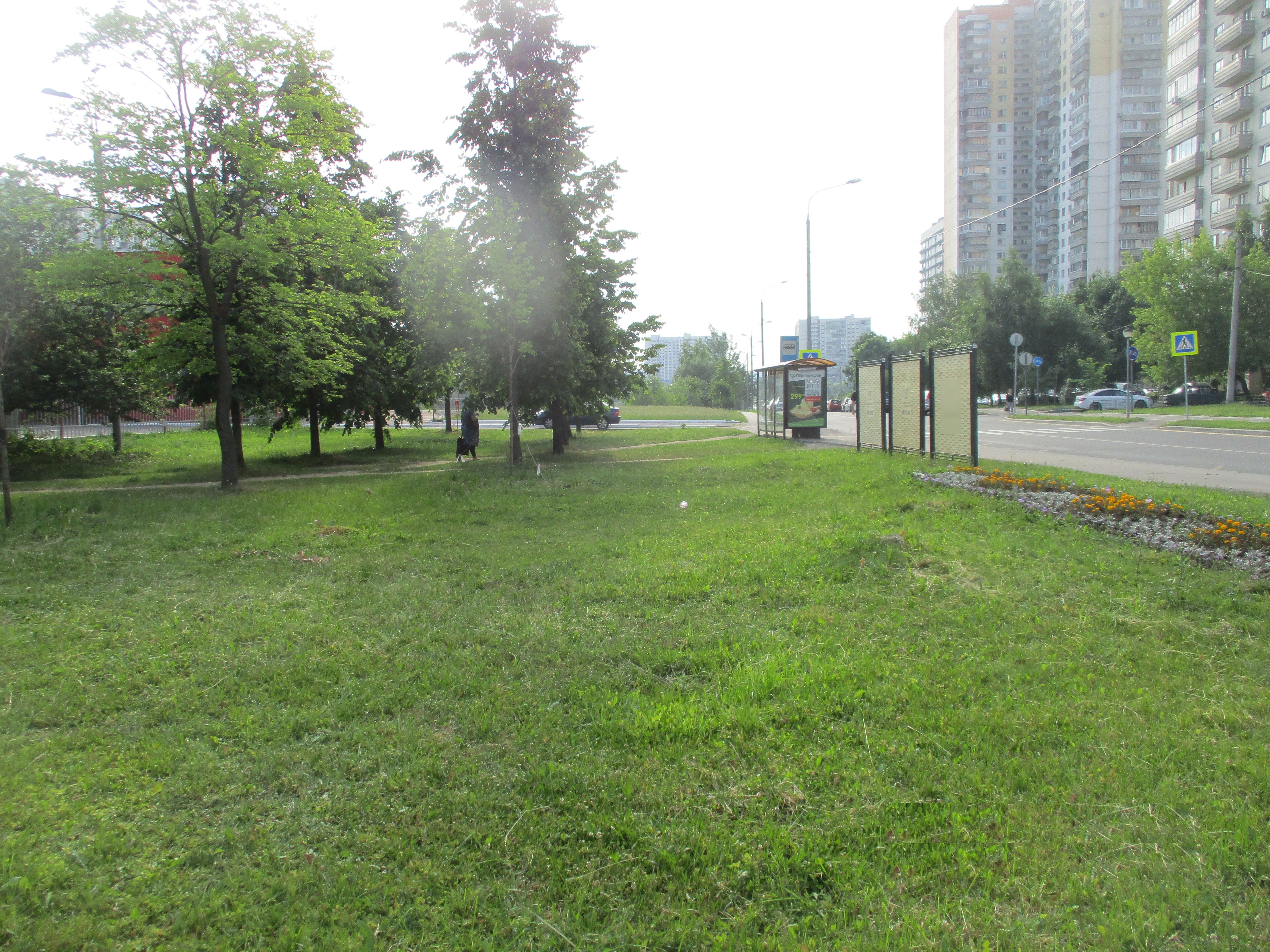 Фотография рекламного носителя, тип: Афиша 1.75x1.8, адрес: Северное Чертаново мкр., д.4, корп.409, напротив, стенд.3, Москва, Россия. Сторона А2 №873664