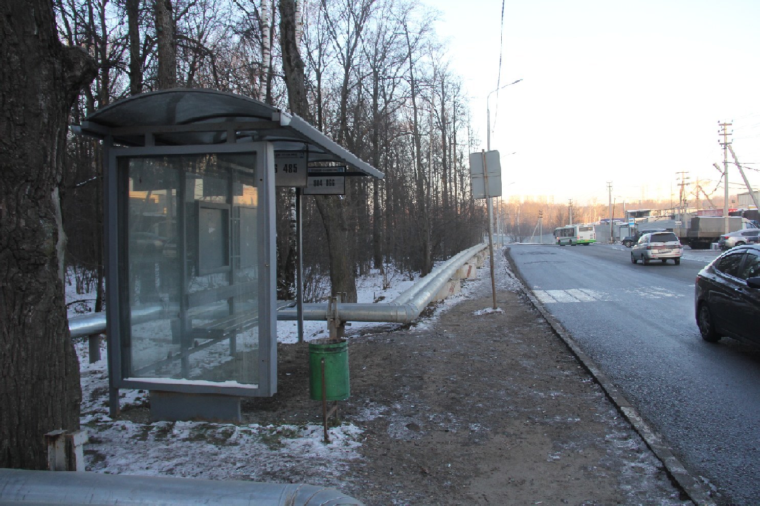 Фотография рекламного носителя, тип: Остановка 1.8x1.2, адрес: ТиНАО, Завода Мосрентген пос., квартал 22, Москва, Россия. Сторона Б №957593