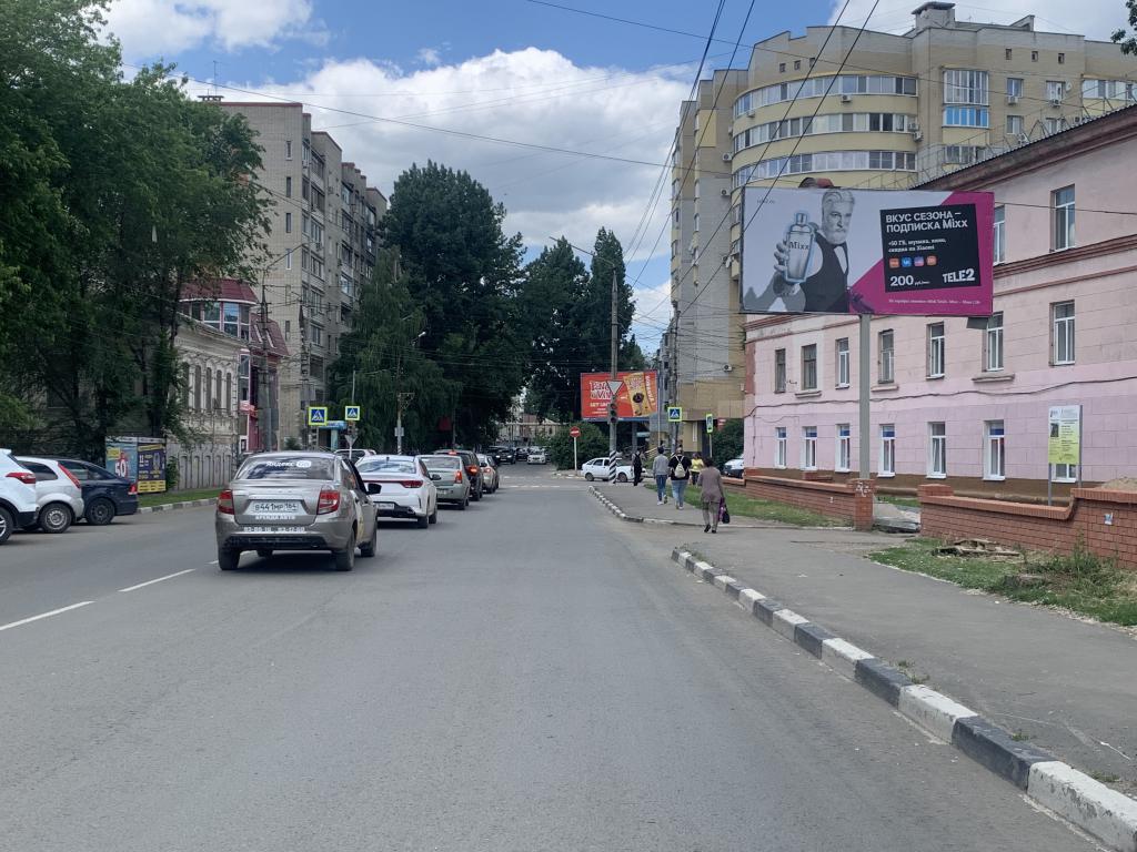 Фотография рекламного носителя, тип: Билборд 3x6, адрес: Петровская ул. Х Свободы пл., Энгельс, Саратовская область, Россия. Сторона A №1005837