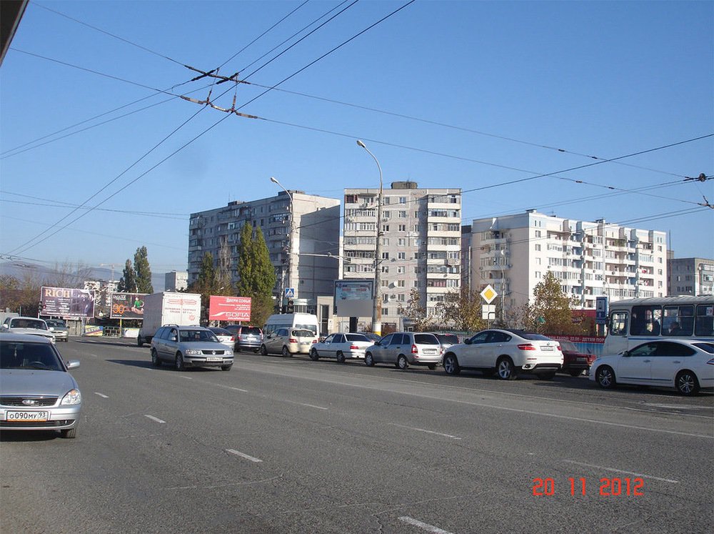 Фотография рекламного носителя, тип: Ситиборд 2.7x3.7, адрес: Дзержинского пр-т. Х Куникова ул., поз.4, Новороссийск, Краснодарский край, Россия. Сторона А1-А5 №713807