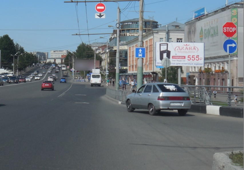 Фотография рекламного носителя, тип: Билборд 3x6, адрес: Гагарина ул., д.2, Омск, Омская область, Россия. Сторона А №1010045