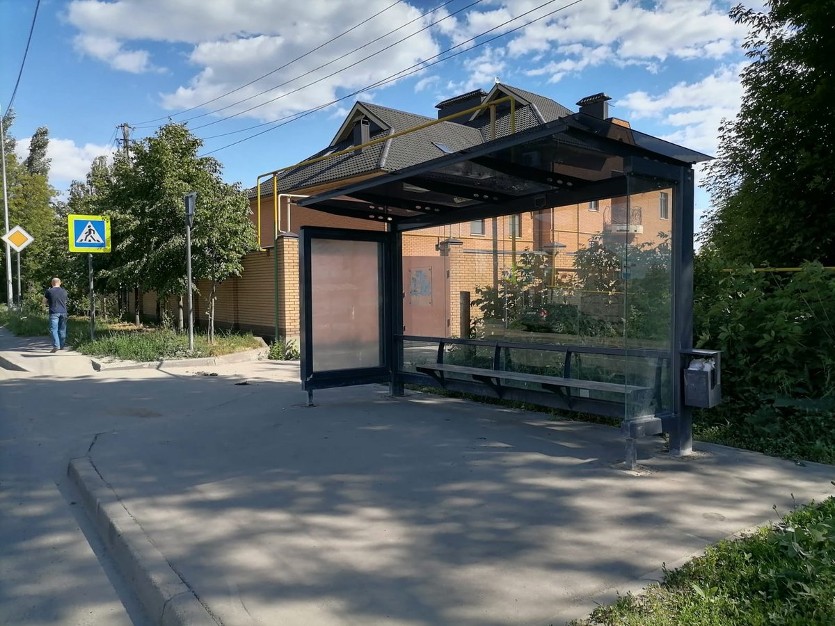 Фотография рекламного носителя, тип: Остановка 1.8x1.2, адрес: Приволжская ул., д.170, Казань, Республика Татарстан, Россия. Сторона А №1007020