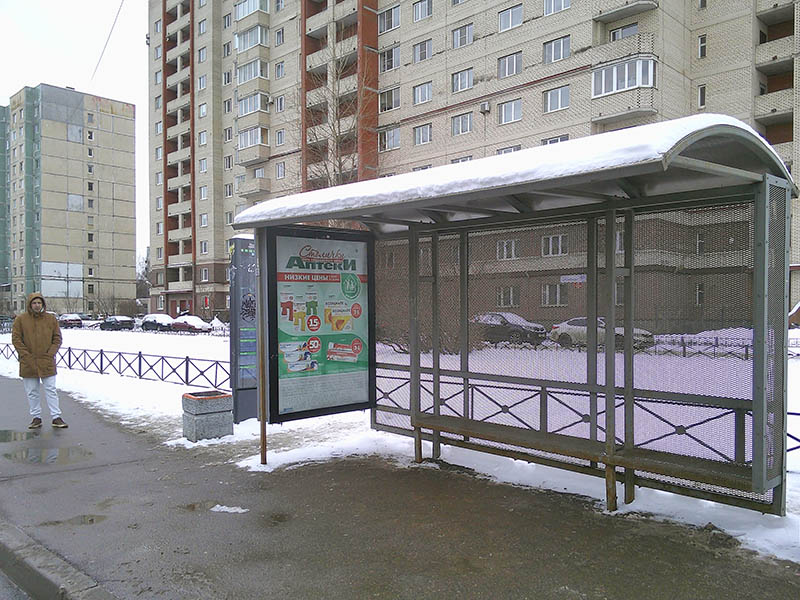 Фотография рекламного носителя, тип: Остановка 1.8x1.2, адрес: Индустриальный пр-т., д.40 Х Ириновский пр-т., Санкт-Петербург, Россия. Сторона A №1094394