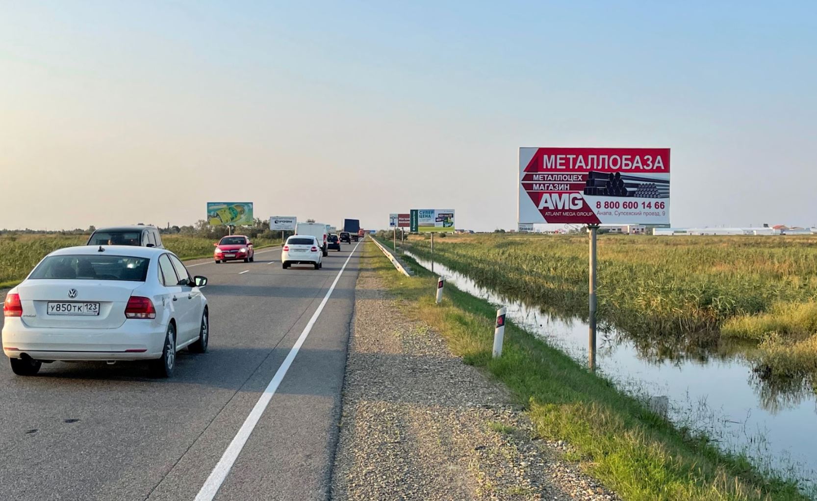 Фотография рекламного носителя, тип: Билборд 3x6, адрес: Краснодар-Темрюк а/д., 1 300м, поз.1, Темрюк, Краснодарский край, Россия. Сторона А №1028253