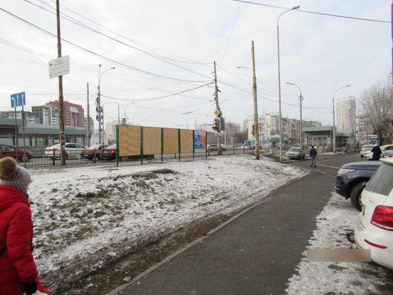 Фотография рекламного носителя, тип: Уличный информационный стенд, адрес: Белинского ул. X Академика Шварца ул., Екатеринбург, Свердловская область, Россия. Сторона В5 №1088615