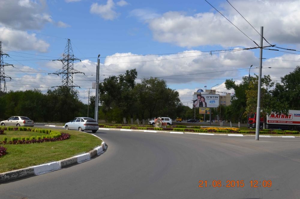Фотография рекламного носителя, тип: Билборд 3x6, адрес: Дзержинского пр-т., 30м до перекрестка с Березка ул., Оренбург, Оренбургская область, Россия. Сторона A2 №646778