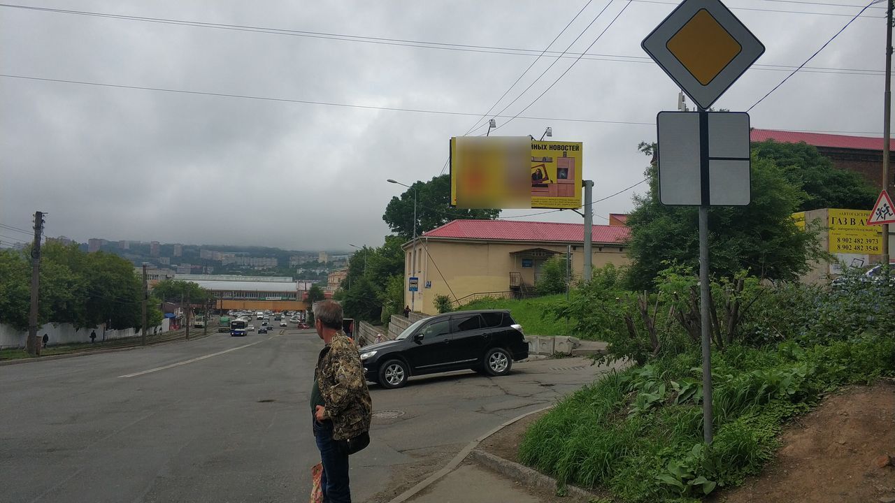 Фотография рекламного носителя, тип: Билборд 3x6, адрес: Луговая ул., д.33/1, Владивосток, Приморский край, Россия. Сторона А №767242