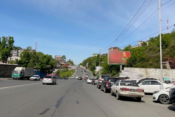 Фотография рекламного носителя, тип: Билборд 3x6, адрес: Всеволода Сибирцева ул. Х Шилкинская ул., д.16а, Владивосток, Приморский край, Россия. Сторона А №687937