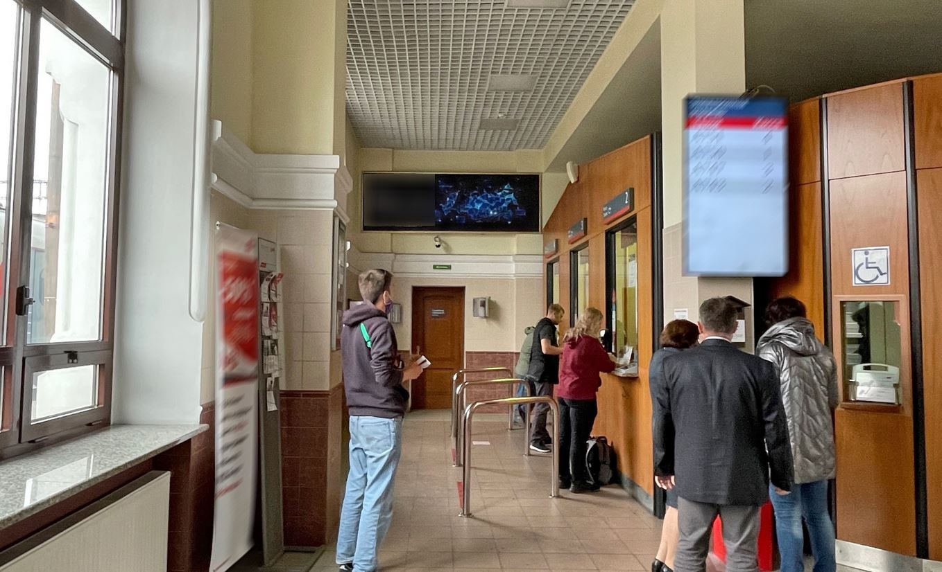 Фотография рекламного носителя, тип: Постер/баннер, адрес: Автовокзал «Владивосток Пассажирский», Алеутская ул., д.2, Владивосток, Приморский край, Россия. Сторона/вариант №873488