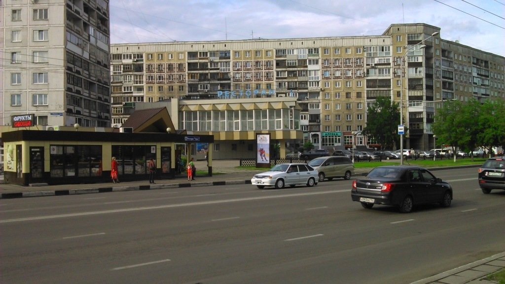 Фотография рекламного носителя, тип: Пиллар 3x1.4, адрес: Кирова ул., д.101а, Новокузнецк, Кемеровская область, Россия. Сторона В №671917