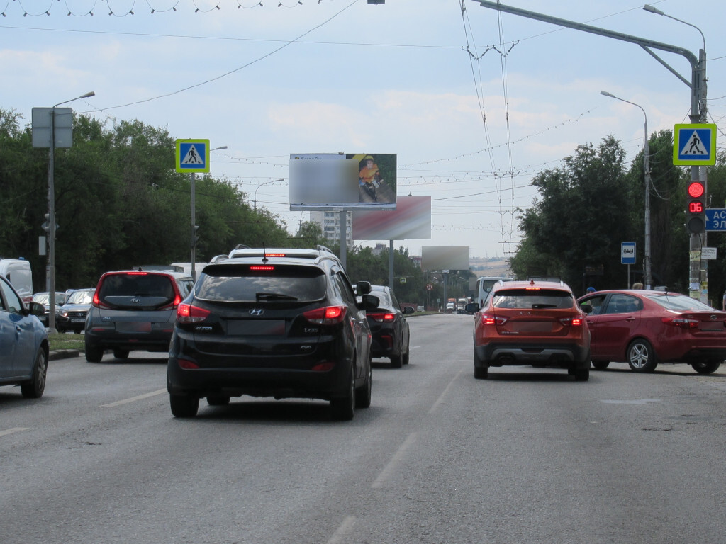 Фотография рекламного носителя, тип: Билборд 3x6, адрес: 64-й Армии ул., д.87Б Х Минина ул., Волгоград, Волгоградская область, Россия. Сторона A2 №1042315