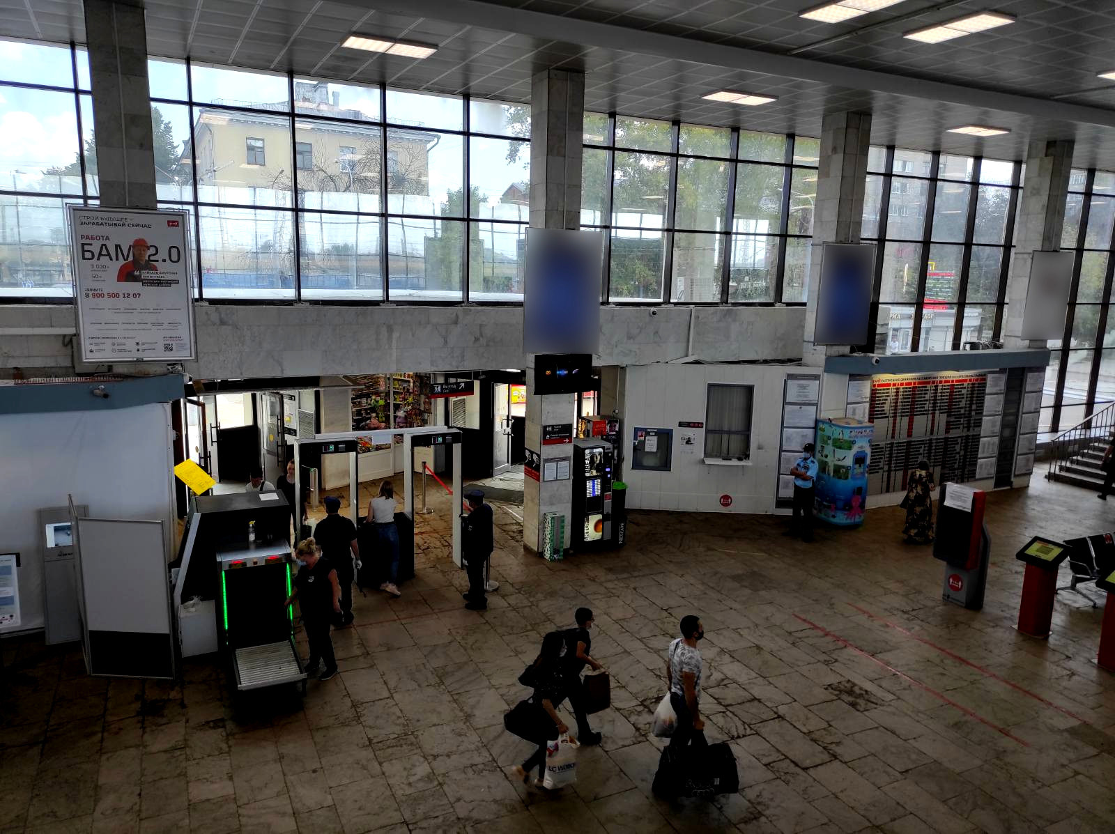 Фотография рекламного носителя, тип: Постер/баннер, адрес: ЖД вокзал «Ярославль Главный», Ярославль - Главный пл., д.1а, Ярославль, Ярославская область, Россия. Сторона/вариант А №991342