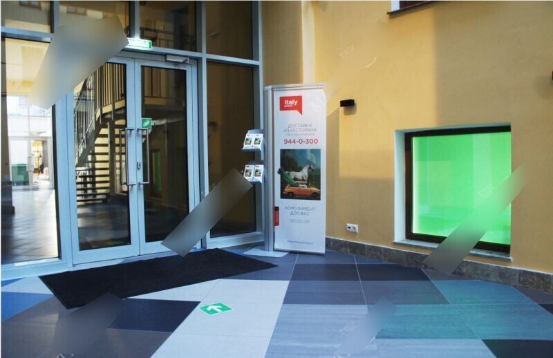 Фотография рекламного носителя, тип: Диспенсер листовок, адрес: Бизнес-центр «65_Пономарев центр», Малая Морская ул., д.18, Санкт-Петербург, Россия. Сторона/вариант №657470