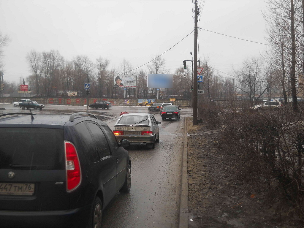 Фотография рекламного носителя, тип: Билборд 3x6, адрес: Угличская ул., д.43, Ярославль, Ярославская область, Россия. Сторона А2 №558799