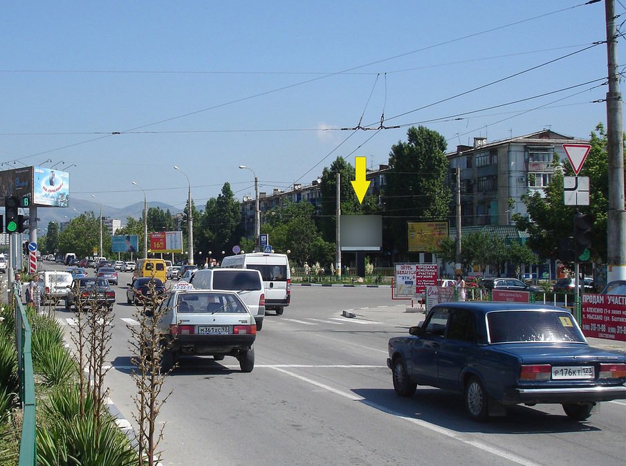 Фотография рекламного носителя, тип: Ситиборд 2.7x3.7, адрес: Дзержинского пр-т., д.172 Х Героев Десантников ул., поз.1, Новороссийск, Краснодарский край, Россия. Сторона А1-А5 №713812