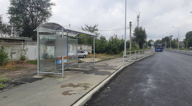 Фотография рекламного носителя, тип: Остановка 1.8x1.2, адрес: Грозненская ул. Х Пугачевский тр-т, Самара, Самарская область, Россия. Сторона В2 №1079426