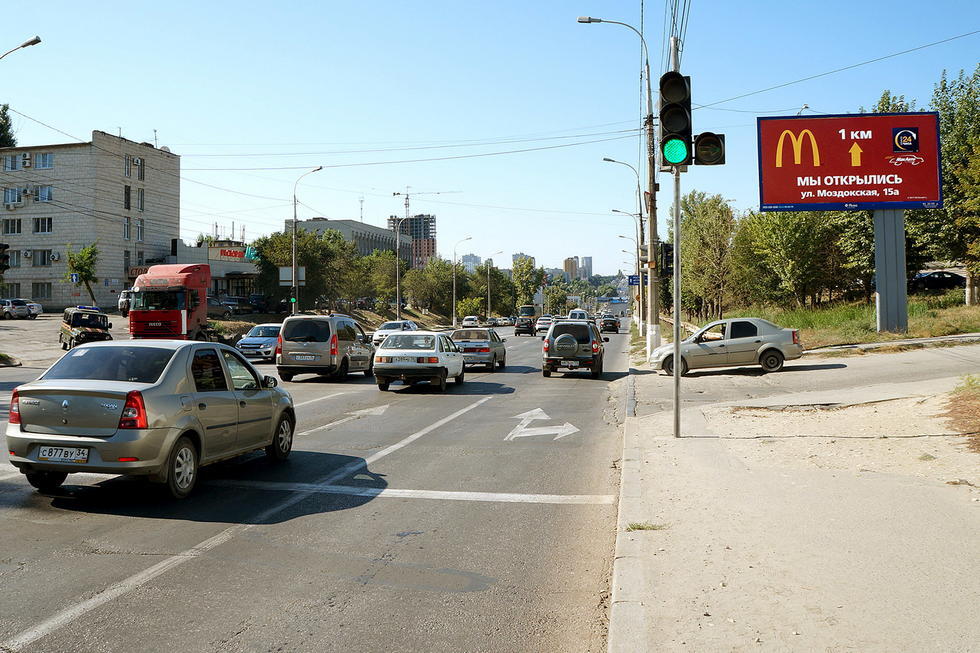 Фотография рекламного носителя, тип: Билборд 3x6, адрес: Маршала Рокоссовского ул. Х Скосырева ул., Волгоград, Волгоградская область, Россия. Сторона А №337841