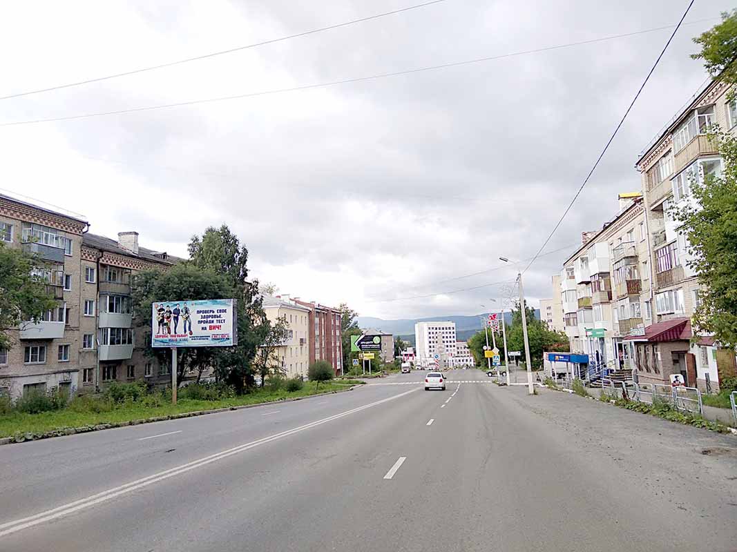 Фотография рекламного носителя, тип: Билборд 3x6, адрес: Грибоедова ул., д.12 Х Шишкина ул., Златоуст, Челябинская область, Россия. Сторона В №526846