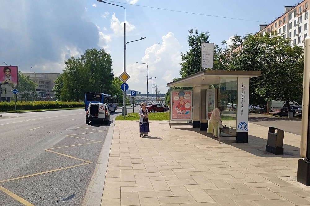 Фотография рекламного носителя, тип: Остановка 1.8x1.2, адрес: Центральный пр-т., д.445, Зеленоград, Москва, Россия. Сторона А №1053258