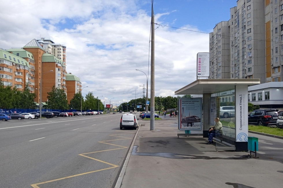 Фотография рекламного носителя, тип: Остановка 1.8x1.2, адрес: Старокачаловская ул., д.1, корп.2, Москва, Россия. Сторона А №823740