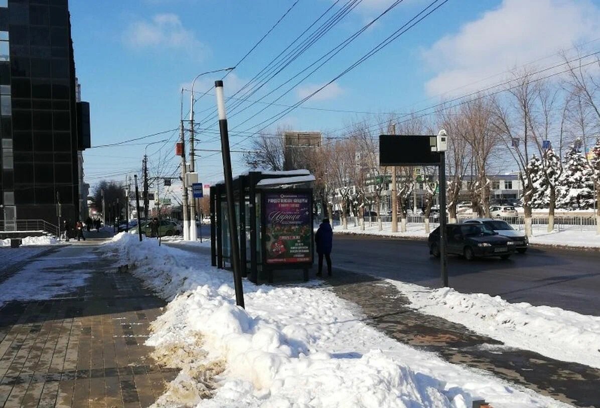 Фотография рекламного носителя, тип: Остановка 1.8x1.2, адрес: Невская ул.., ост. «Кинотеатр «Родина», поз.2, Волгоград, Волгоградская область, Россия. Сторона Б №972385