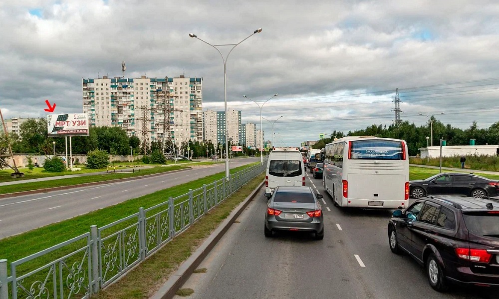 Фотография рекламного носителя, тип: Билборд 3x6, адрес: Интерациональная ул., д.11, поз.2, Нижневартовск, Ханты-Мансийский автономный округ – Югра, Россия. Сторона Б №1068808