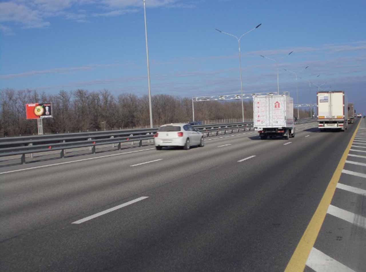 Фотография рекламного носителя, тип: Билборд 3x6, адрес: а/д М-4, 1026 897 м, район развязки на аэропорт «Платов», Ростов-на-Дону, Ростовская область, Россия. Сторона Б №1093562