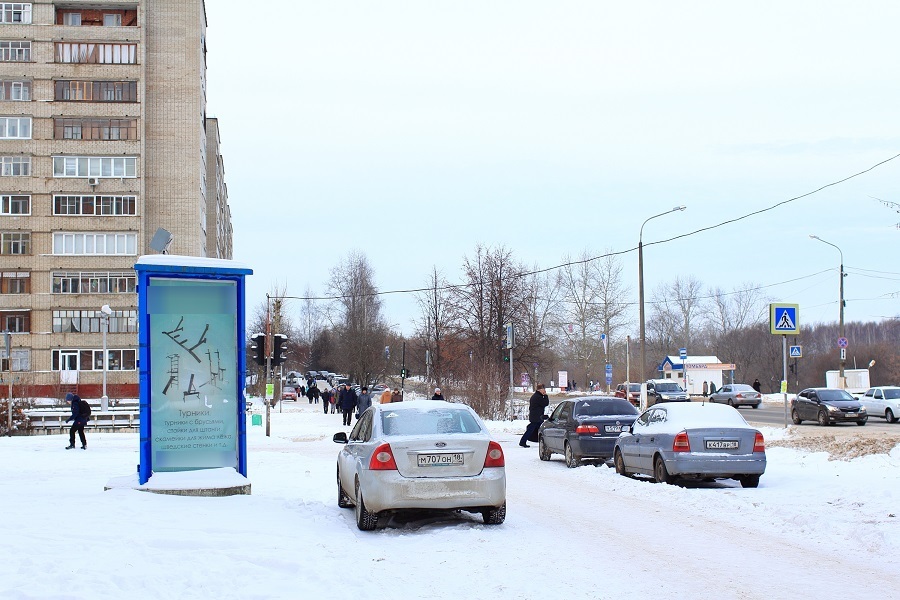 Фотография рекламного носителя, тип: Пиллар 3x1.4, адрес: Толстого ул., д.38, Глазов, Республика Удмуртия, Россия. Сторона Б №1078939