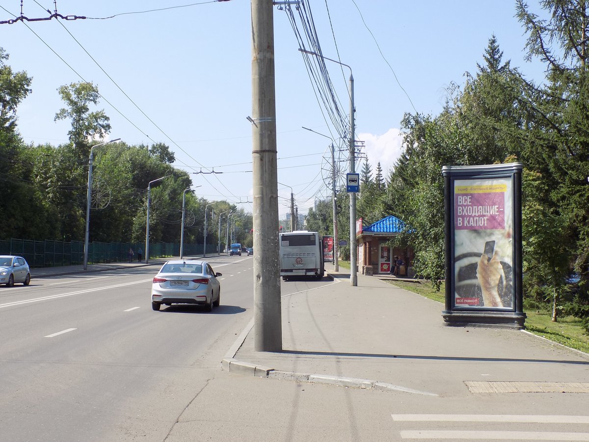 Фотография рекламного носителя, тип: Пиллар 3x1.4, адрес: Свободный пр-т., остановка "Торговый квартал", поз.1, Красноярск, Красноярский край, Россия. Сторона А1 №848239