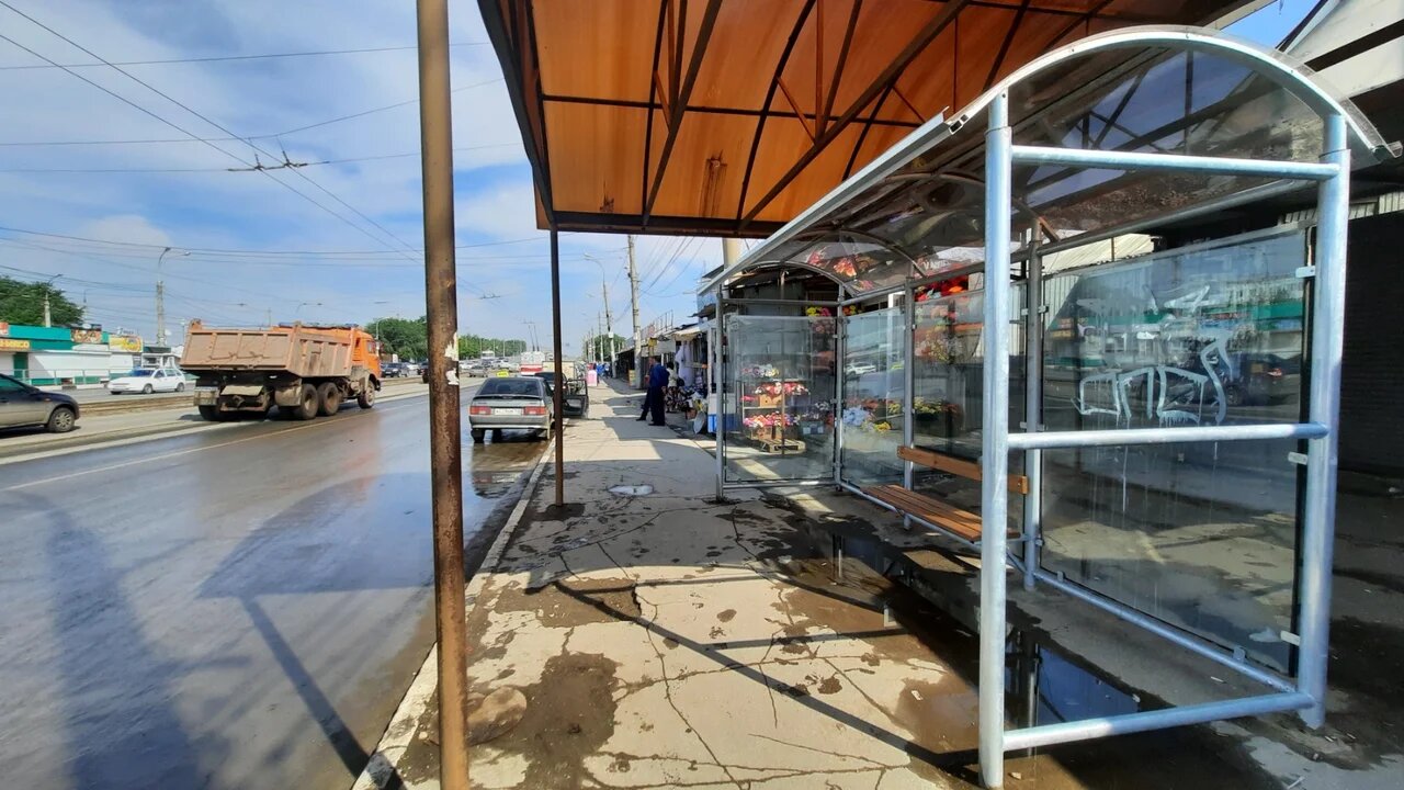 Фотография рекламного носителя, тип: Остановка 1.8x1.2, адрес: Кирова пр-т. Х Железной Дивизии ул., Самара, Самарская область, Россия. Сторона B1 №829239