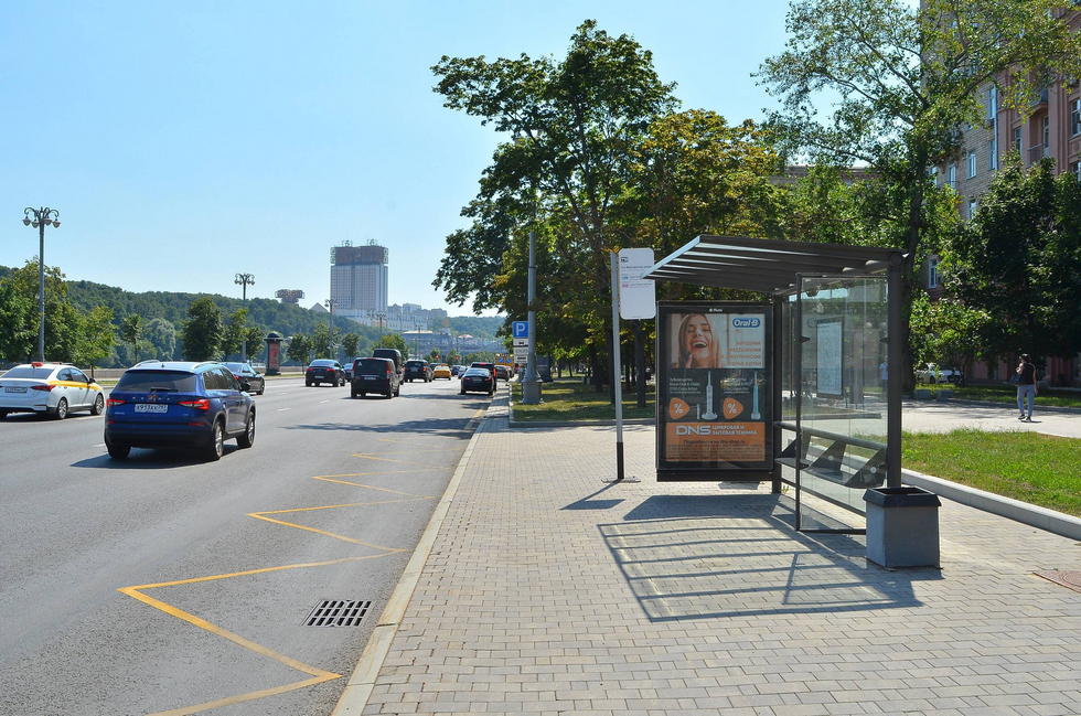 Фотография рекламного носителя, тип: Остановка 1.8x1.2, адрес: Фрунзенская наб. Х 2-я Фрунзенская ул., Москва, Россия. Сторона А №335210