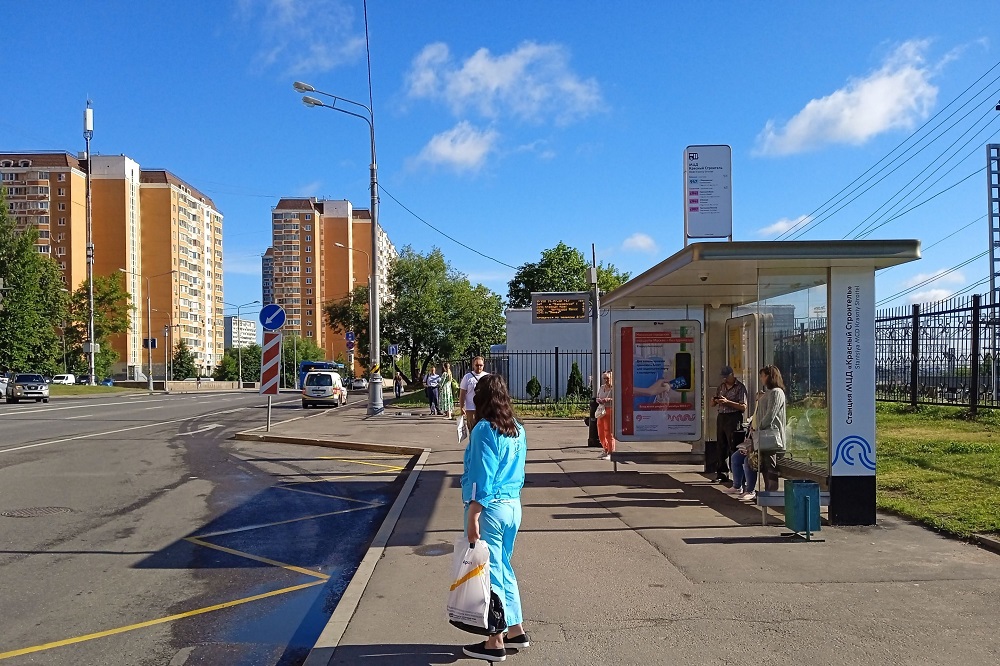 Фотография рекламного носителя, тип: Остановка 1.8x1.2, адрес: Дорожная ул., ост. Ст. МЦД "Красный Строитель", Москва, Россия. Сторона А №1066142