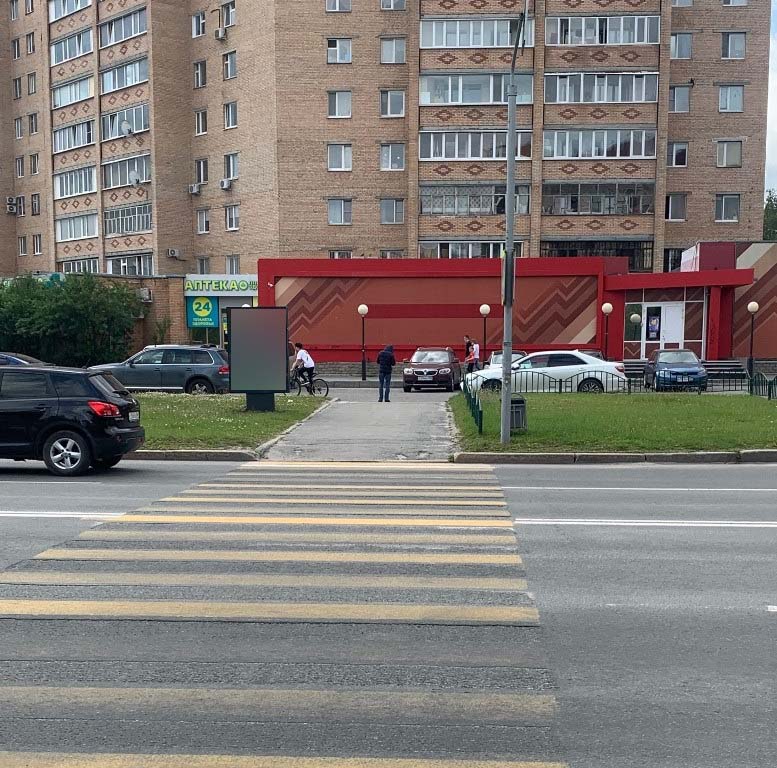 Фотография рекламного носителя, тип: Ситиформат 1.8x1.2, адрес: Островского ул., д.4, Сургут, Ханты-Мансийский автономный округ – Югра, Россия. Сторона А №960300