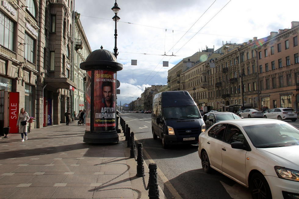 Фотография рекламного носителя, тип: Пиллар 3x1.4, адрес: Невский пр-т., д.78 Х Литейный пр-т., Санкт-Петербург, Россия. Сторона Б №639676