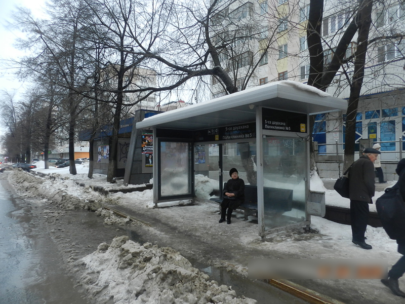 Фотография рекламного носителя, тип: Остановка 1.8x1.2, адрес: Цюрупы ул., д.85, Уфа, Республика Башкортостан, Россия. Сторона А №827422