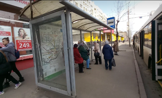 Фотография рекламного носителя, тип: Остановка 1.8x1.2, адрес: Московская ул., ост. Рахова, Саратов, Саратовская область, Россия. Сторона Б №842057