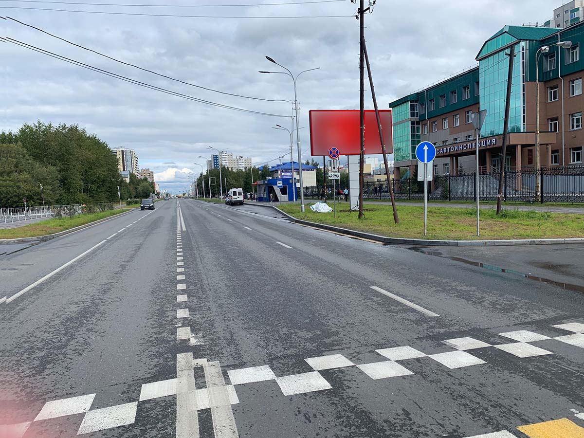 Фотография рекламного носителя, тип: Билборд 3x6, адрес: 30 лет Победы ул., д.21, Сургут, Ханты-Мансийский автономный округ – Югра, Россия. Сторона А №960174