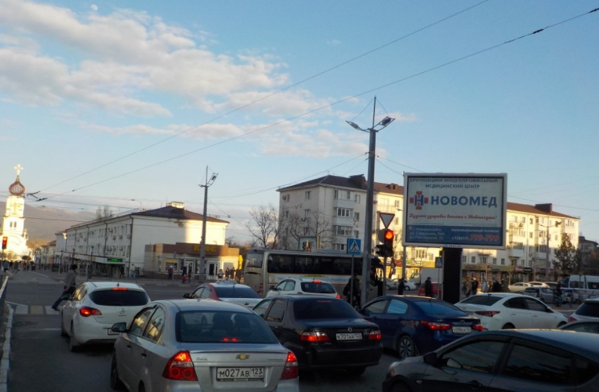 Фотография рекламного носителя, тип: Ситиборд 2.7x3.7, адрес: Ленина пр-т., д.9А, Новороссийск, Краснодарский край, Россия. Сторона А1-А4 №587643