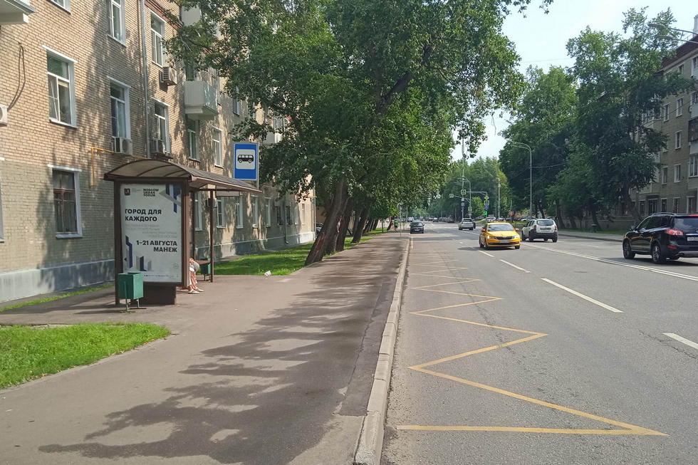 Фотография рекламного носителя, тип: Остановка 1.8x1.2, адрес: Башиловская ул., д.30, Москва, Россия. Сторона B №302134