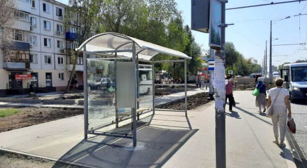 Фотография рекламного носителя, тип: Остановка 1.8x1.2, адрес: Пугачевский тр-т, "Гастроном" ост., Самара, Самарская область, Россия. Сторона В2 №1080623