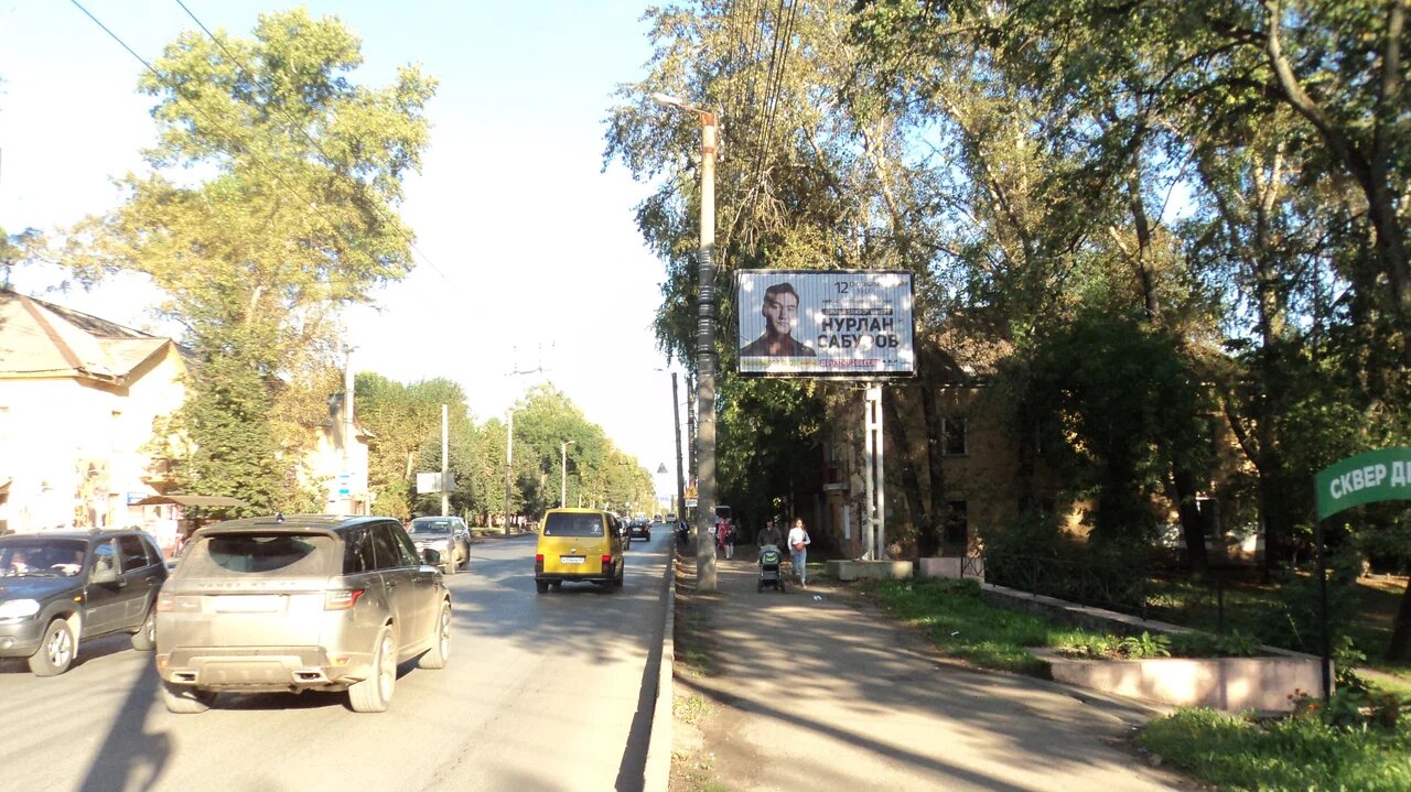 Фотография рекламного носителя, тип: Нестандартный билборд, адрес: Щорса ул., д.38 Х Пугачева ул., Киров, Кировская область, Россия. Сторона A1-А3 №840275