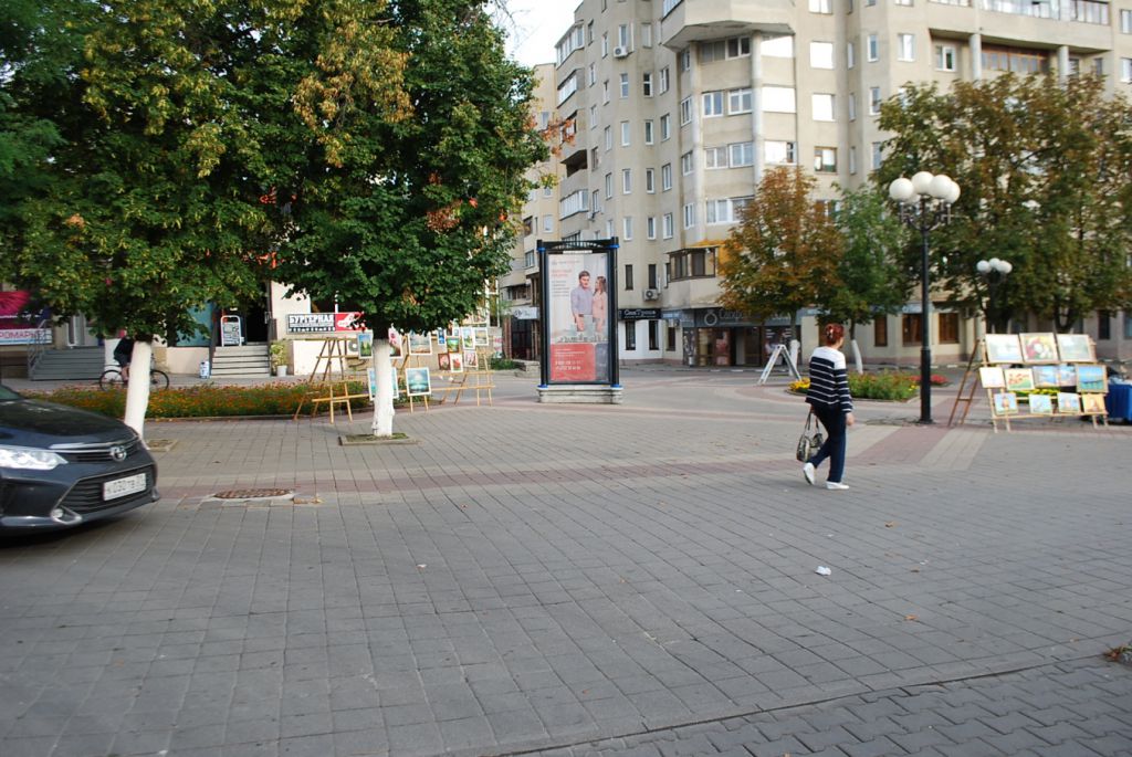 Фотография рекламного носителя, тип: Пиллар 3x1.4, адрес: 50-летия Белгородской обл. ул., д.17, Белгород, Белгородская область, Россия. Сторона C №344106