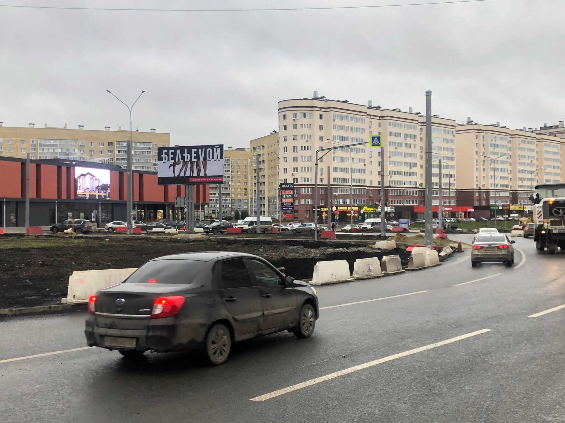 Фотография рекламного носителя, тип: Билборд 3x6, адрес: Строителей пр-т., д.166а, ТЦ Весна, Пенза, Пензенская область, Россия. Сторона A1 №1024267