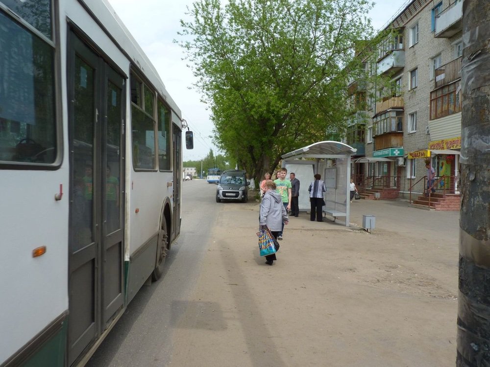 Фотография рекламного носителя, тип: Остановка 1.8x1.2, адрес: Волго-Донская ул. Х Туманова ул., ост. Улица Туманова, Ковров, Владимирская область, Россия. Сторона A №699348