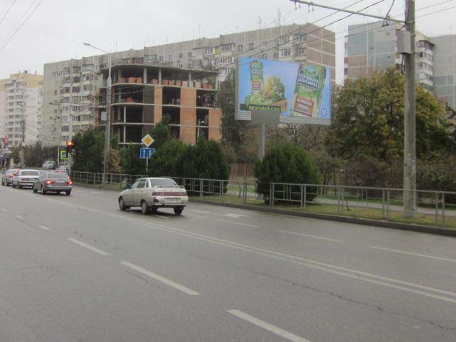 Фотография рекламного носителя, тип: Билборд 3x6, адрес: 70-летия Октября ул., д.15, Краснодар, Краснодарский край, Россия. Сторона А №492685