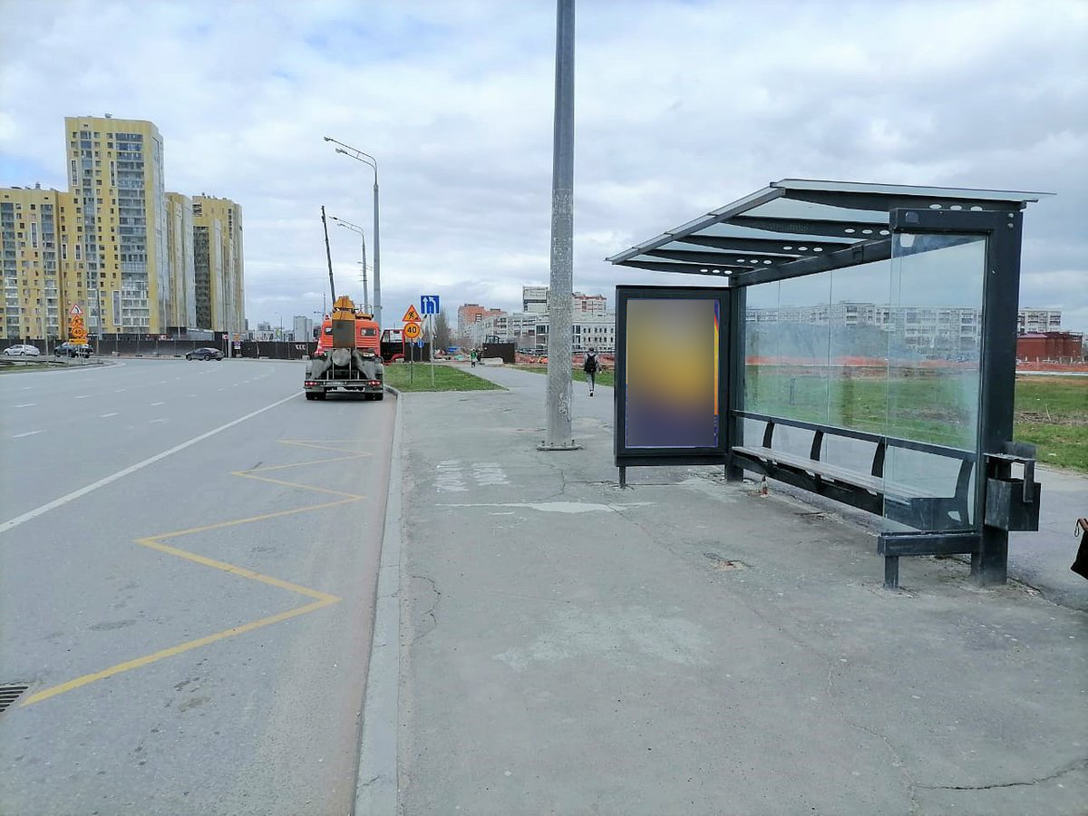 Фотография рекламного носителя, тип: Остановка 1.8x1.2, адрес: Победы пр-т., ост. «Ул. Минская», Казань, Республика Татарстан, Россия. Сторона А №1007008