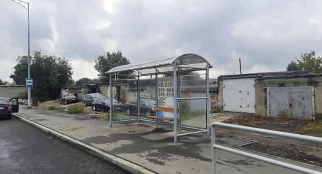 Фотография рекламного носителя, тип: Остановка 1.8x1.2, адрес: Грозненская ул. Х Пугачевский тр-т, Самара, Самарская область, Россия. Сторона В1 №1079425